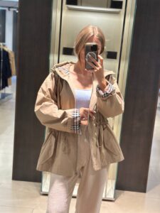Женская бежевая куртка-парка BURBERRY OUTLET