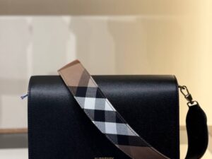 Сумка кожаная Burberry BURBERRY OUTLET