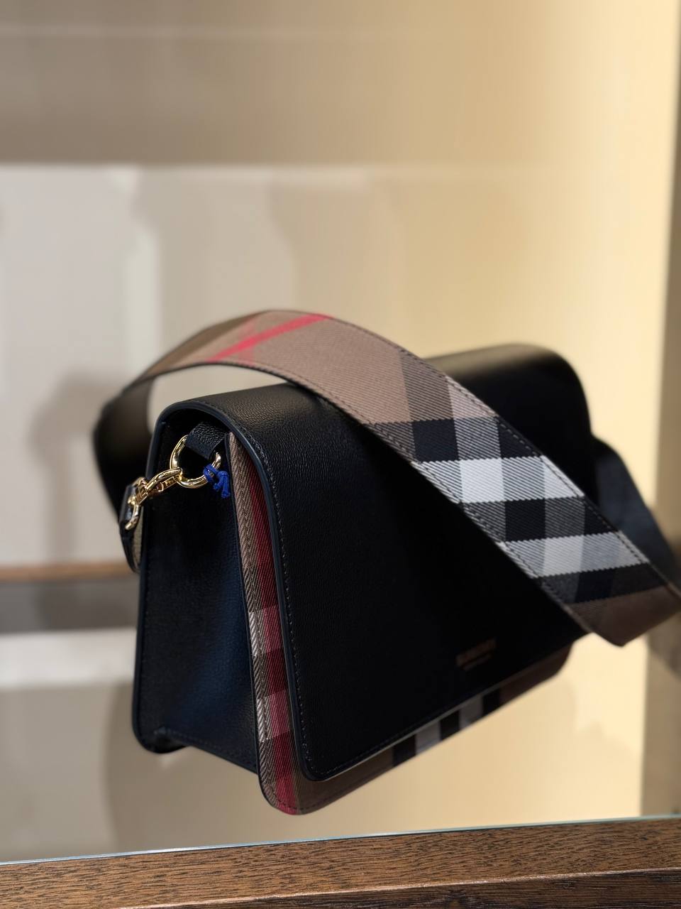 Сумка кожаная Burberry BURBERRY OUTLET