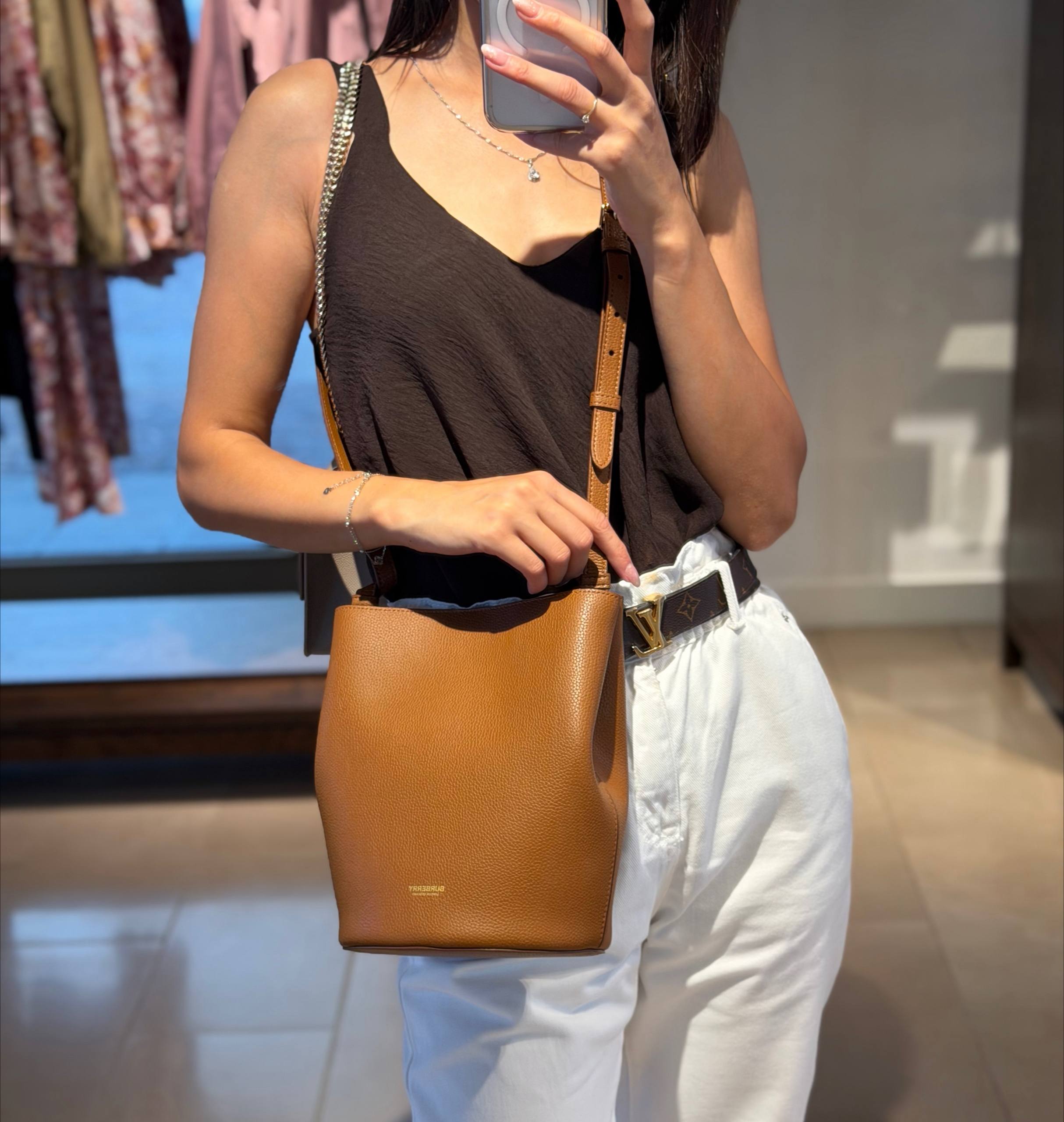 Кожаная сумка Burberry Bucket Bag