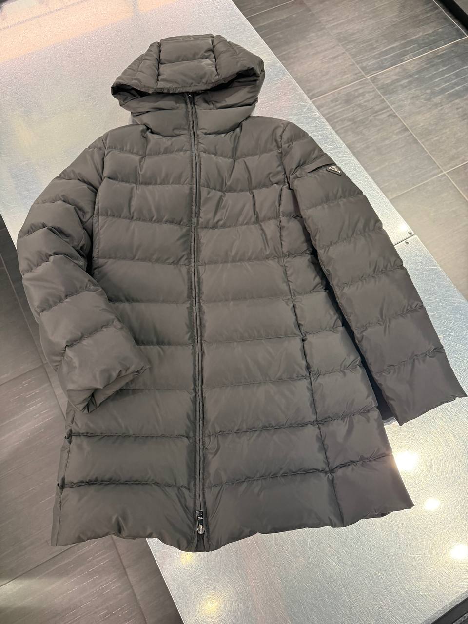 Пуховик женский Prada Prada Outlet