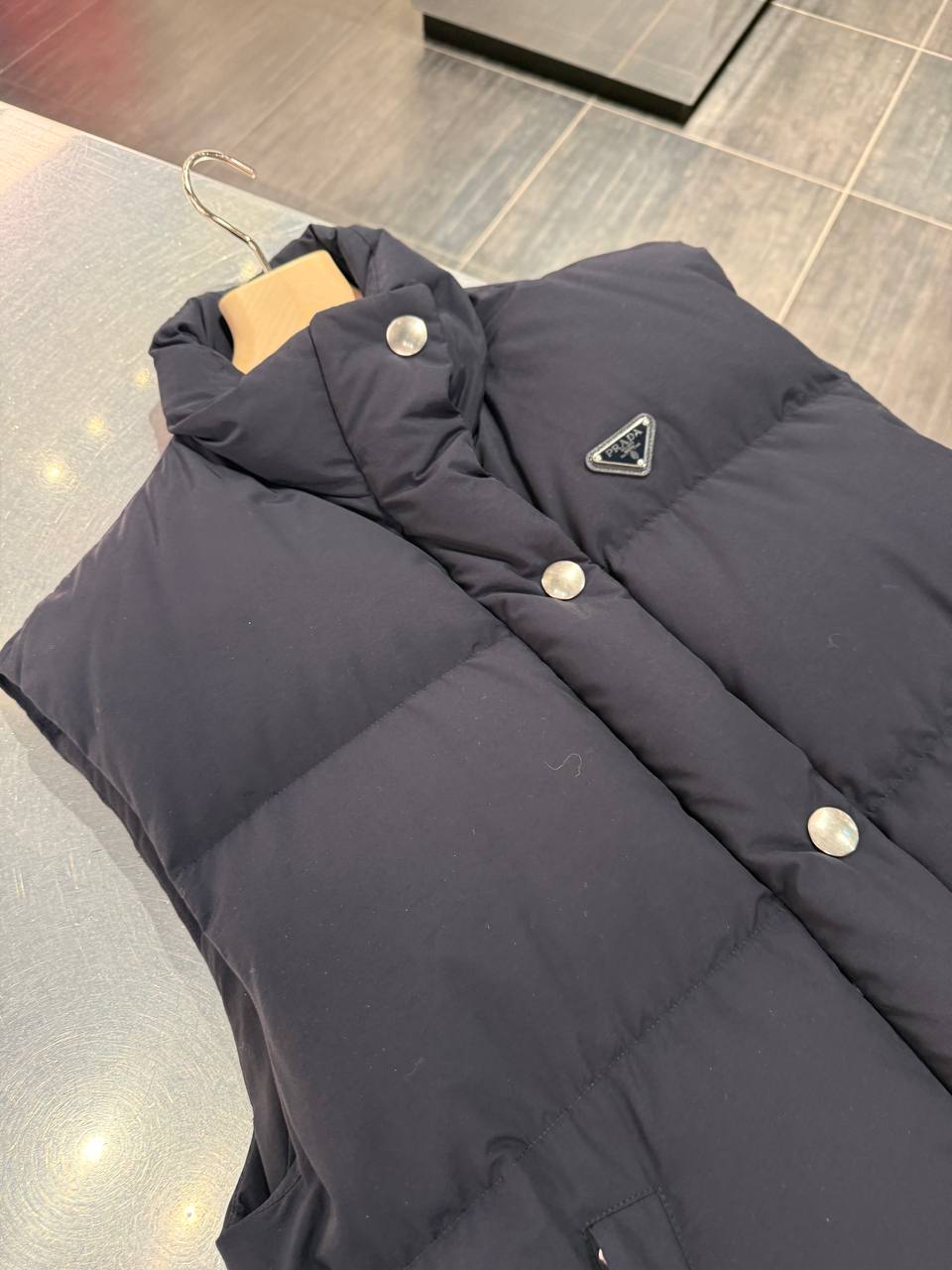 Жилет пуховый Prada Prada Outlet