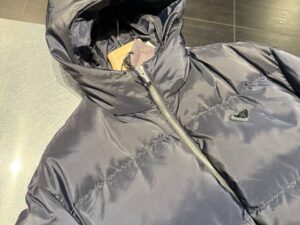 Пуховик мужской Prada Prada Outlet 2 3 — фото 1 Пуховик мужской Prada Prada Outlet 2 3