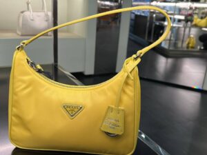 Сумка Prada Re-Edition 2005 Prada