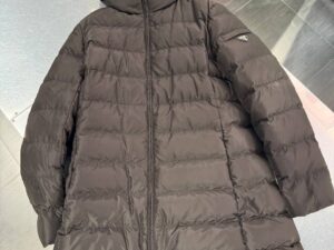 Пуховик с капюшоном Prada Prada