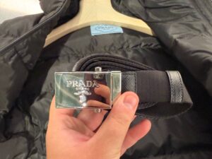 Пуховик с капюшоном Prada Prada
