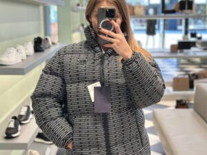 Пуховик женский Prada Prada Outlet