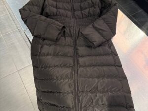 Пуховик длинный Prada с мехом
