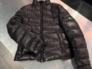 Пуховик женский Prada Prada Outlet