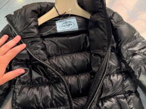 Пуховик женский Prada Prada Outlet