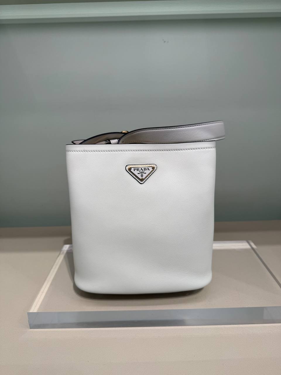 Сумка Prada Secchiello Soft Grain