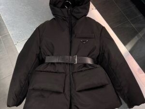Пуховик Prada с поясом Prada