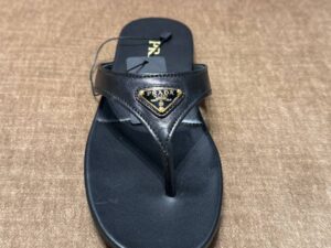 Кожаные вьетнамки Prada Prada Outlet