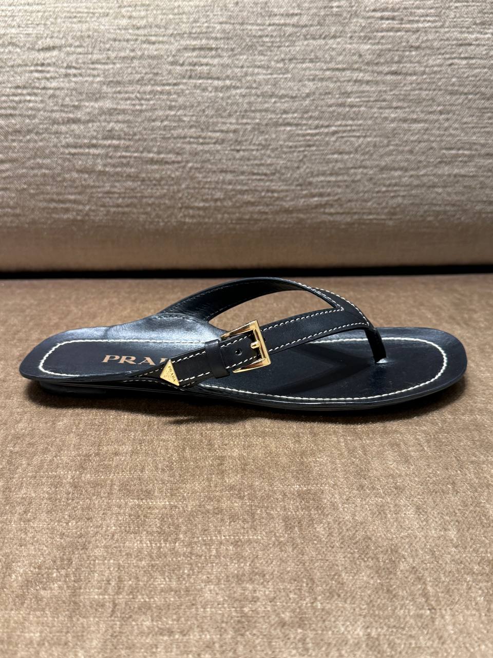 Вьетнамки кожаные Prada Prada Outlet