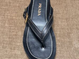 Вьетнамки кожаные Prada Prada Outlet