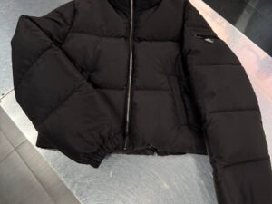 Пуховик женский Prada Prada Outlet 2