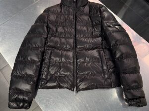 Пуховик женский Prada Prada Outlet 2