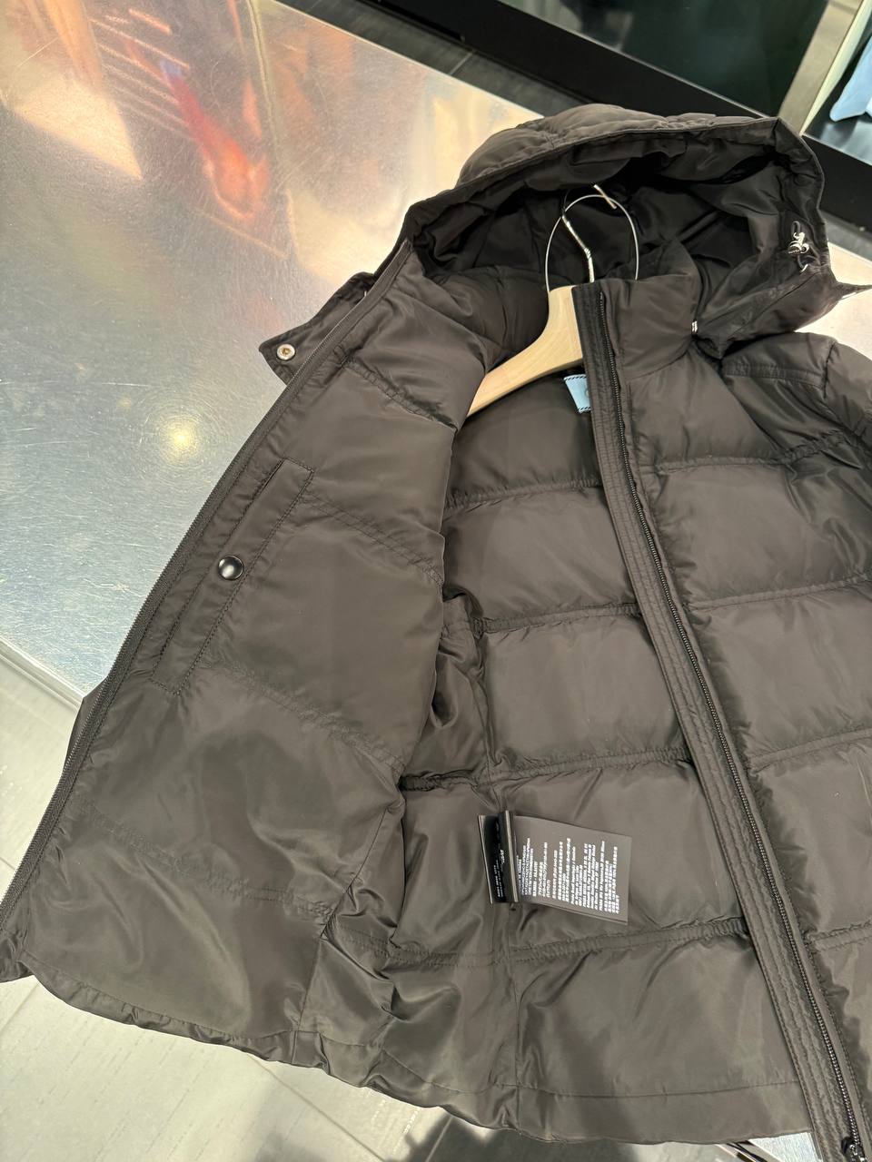 Пуховик женский Prada Prada Outlet