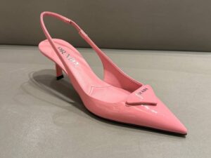 Лаковые туфли Prada Petalo Prada