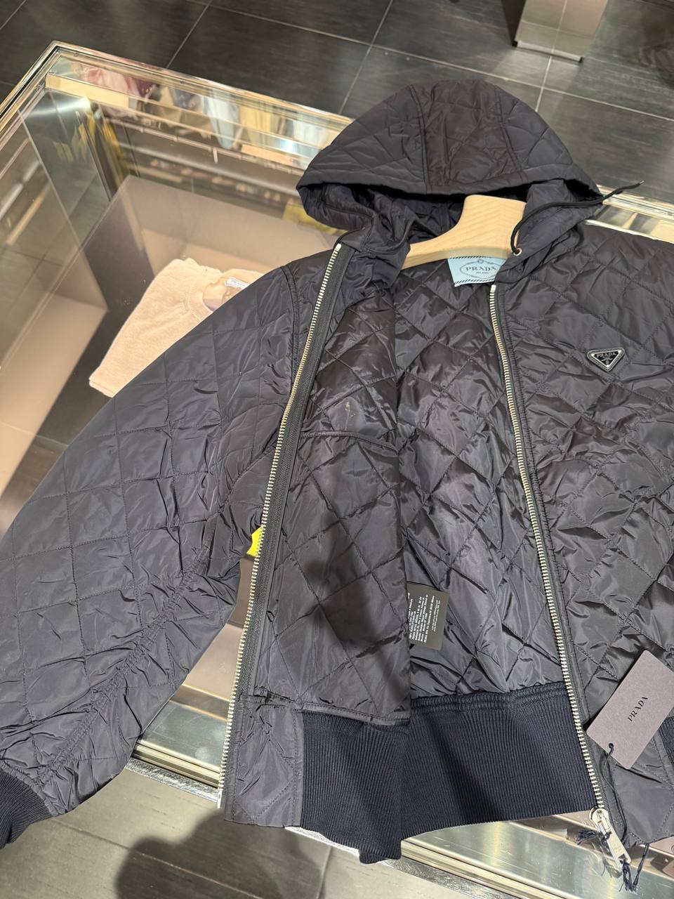 Куртка женская Prada Re-Nylon Prada