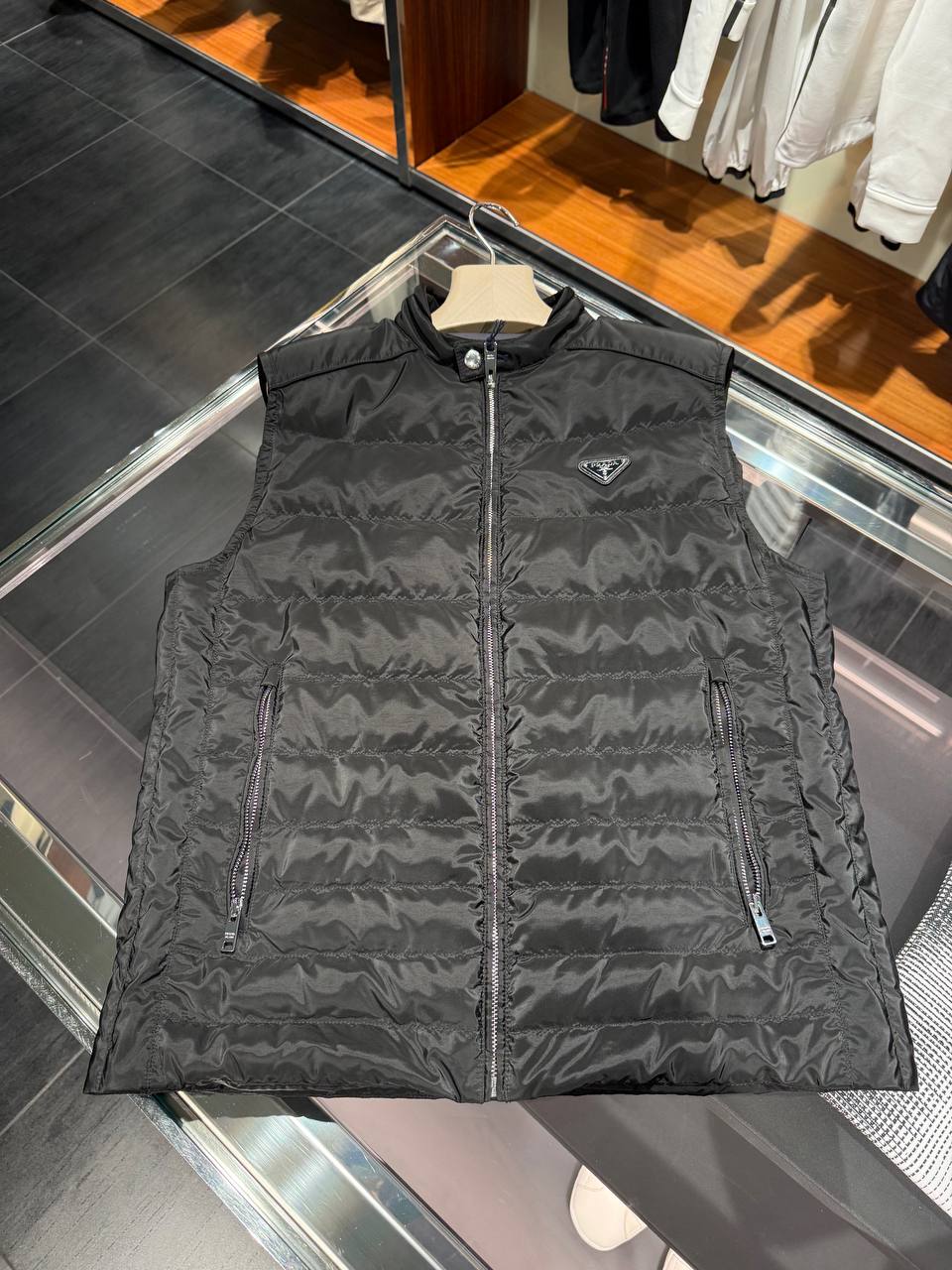 Жилет пуховый Prada Prada Outlet