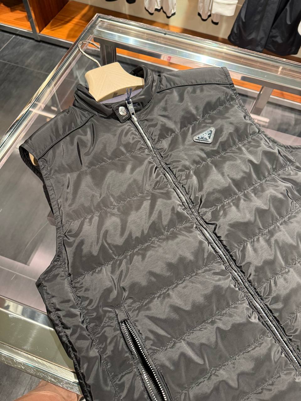 Жилет пуховый Prada Prada Outlet