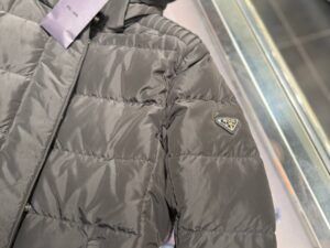 Пуховик женский Prada Prada Outlet