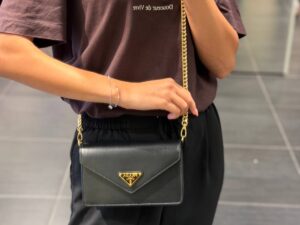 Сумка на цепочке Prada Prada