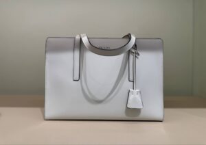 Кожаная сумка-тоут Prada Prada Outlet