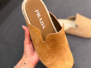 Замшевые мюли Prada Prada Outlet — фото 1 Замшевые мюли Prada Prada Outlet