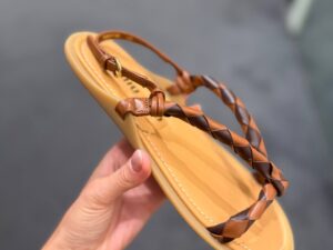Сандалии кожаные Miu Miu Prada — фото 1 Сандалии кожаные Miu Miu Prada