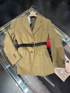 Жакет женский Prada с ремнем