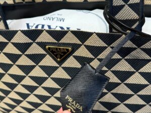 Сумка-тоут Prada Triangolo Prada Outlet