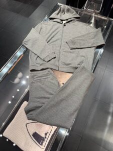 Толстовка Prada на молнии Prada