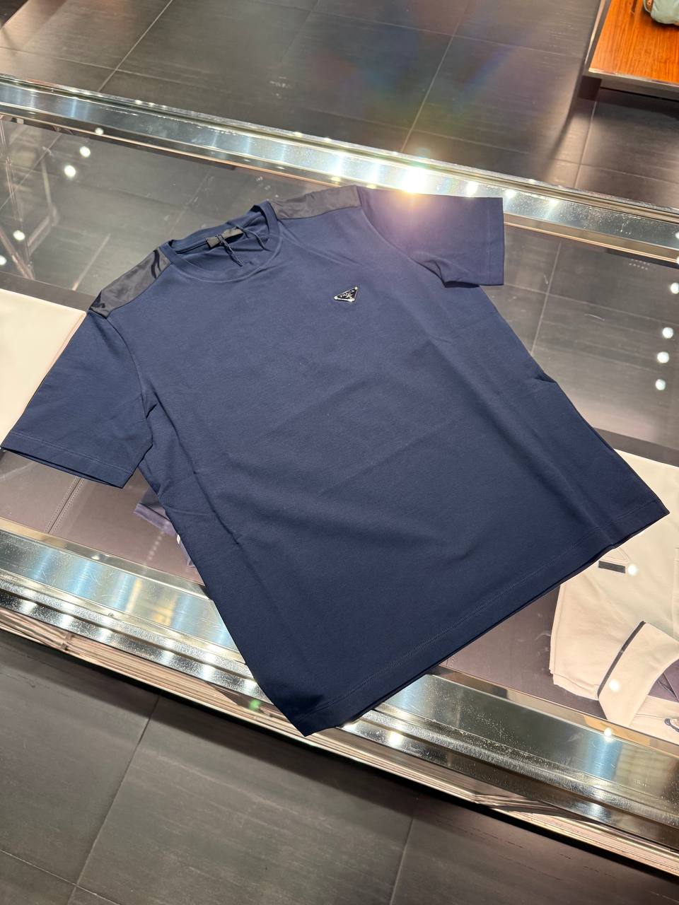 Мужская футболка Prada Re-Nylon Prada