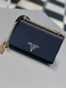 Prada Outlet 130822