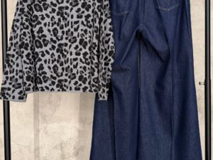 Джинсы расклешенные широкие MaxMara