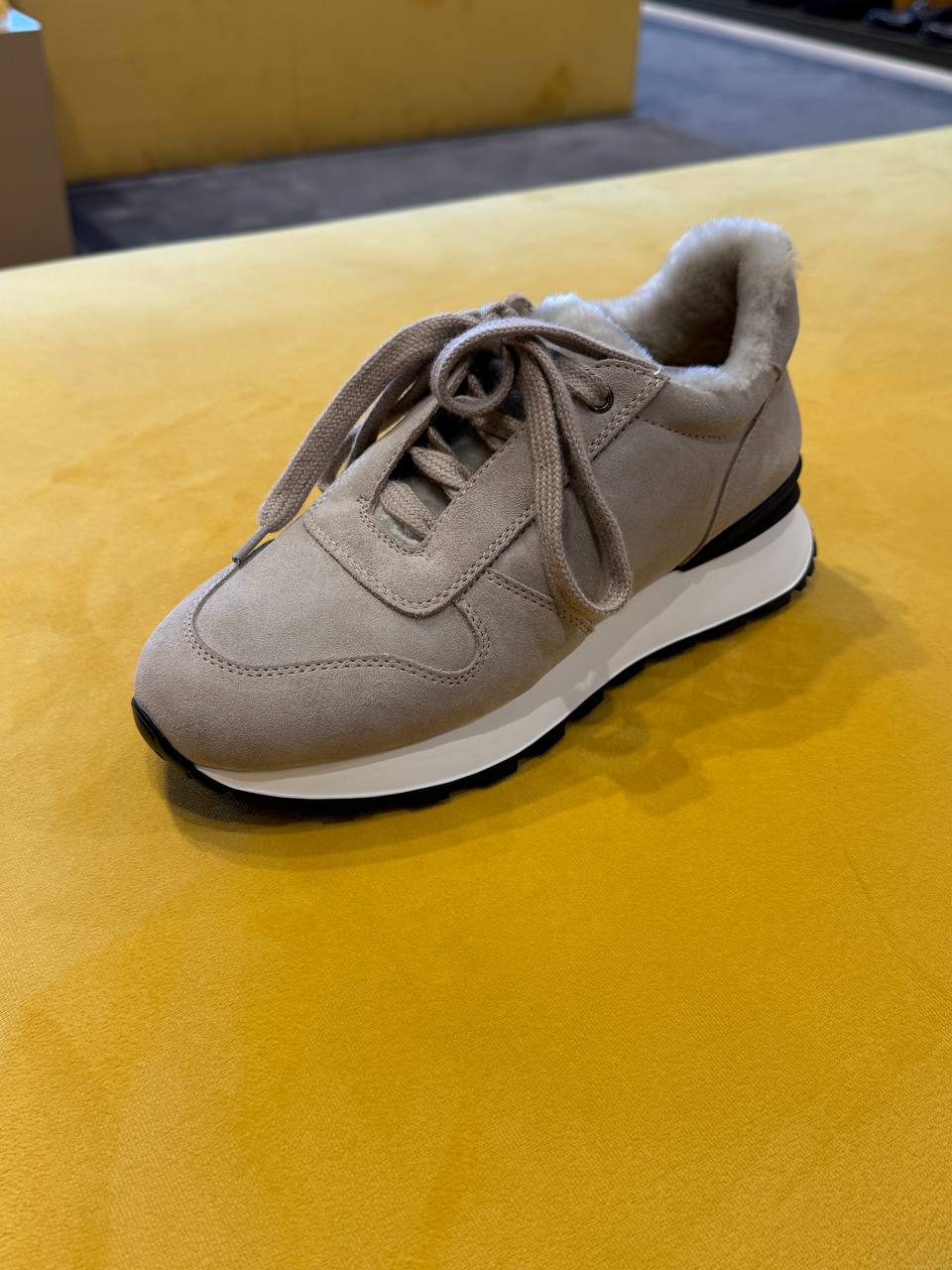 Кроссовки женские замшевые утепленные MaxMara