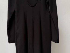 Черное платье с открытой MaxMara