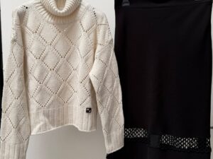 Свитер женский фактурной вязки MaxMara