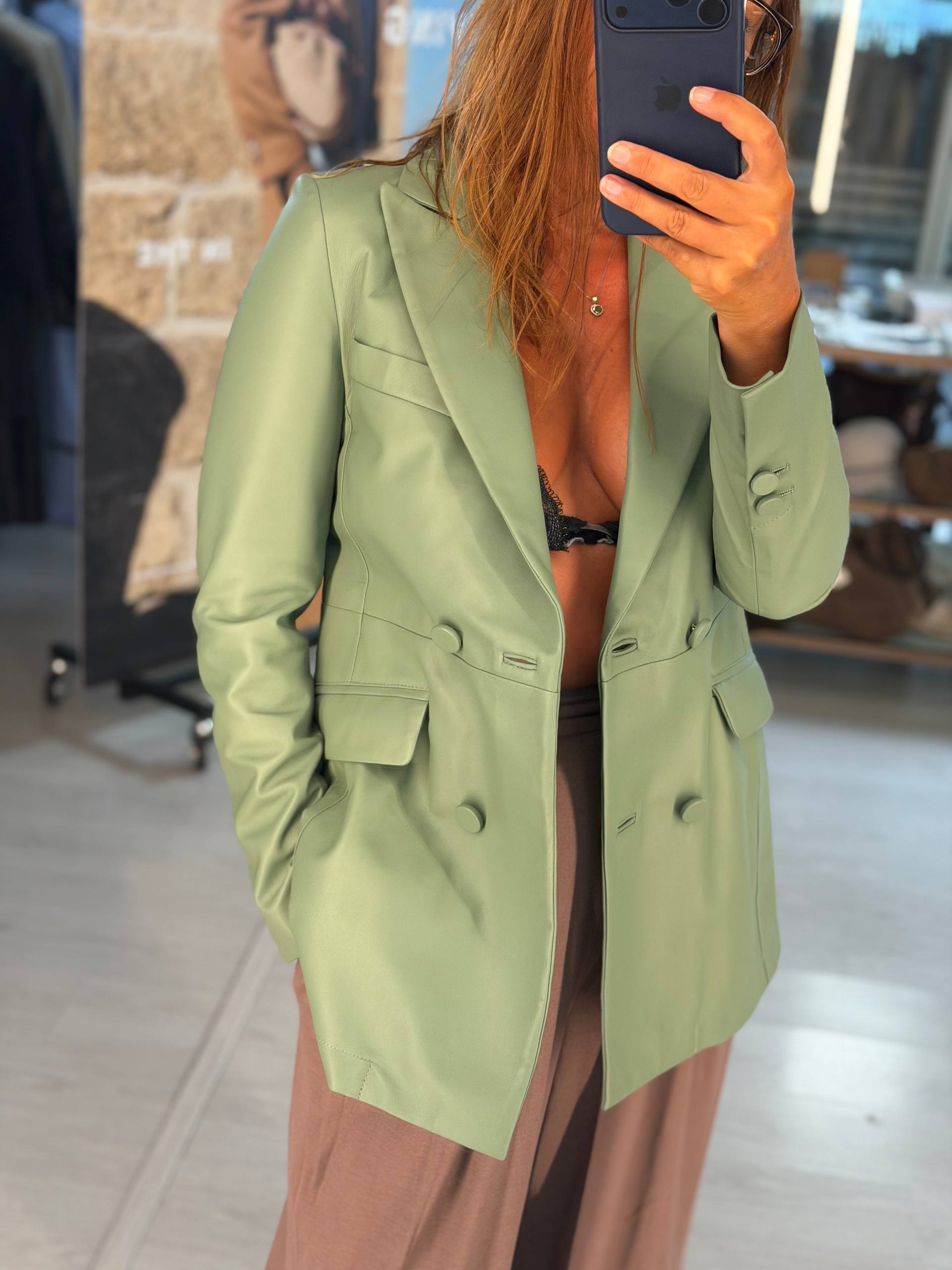 Кожаный двубортный жакет MaxMara