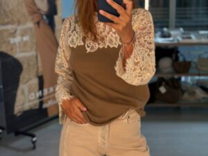 Блуза женская с кружевом MaxMara