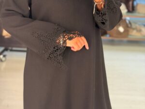 Черное платье с ажурными MaxMara