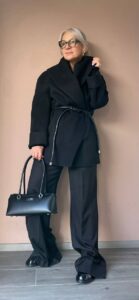 Джемпер женский черный с MaxMara