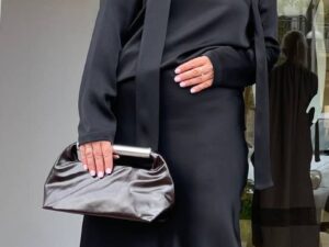 Блуза шелковая с шарфом MaxMara — фото 1 Блуза шелковая с шарфом MaxMara