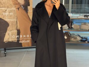 Пальто женское черное Manuela MaxMara
