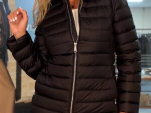 Куртка женская стеганая черная MaxMara