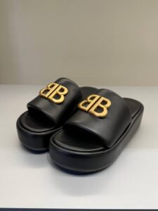 Шлепанцы женские Balenciaga BALENCIAGA OUTLET