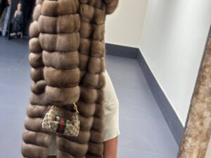 Длинная шуба из меха соболя