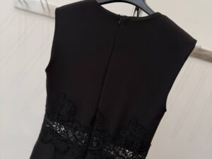 Черное платье с кружевом Imperial